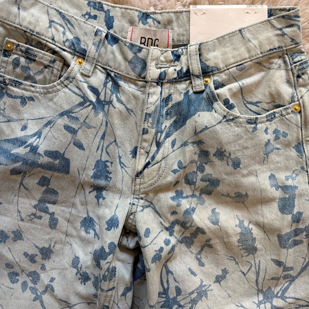 BDG low and wide jean - floral print in light blue size 26 NEW - Picture 6 of 7